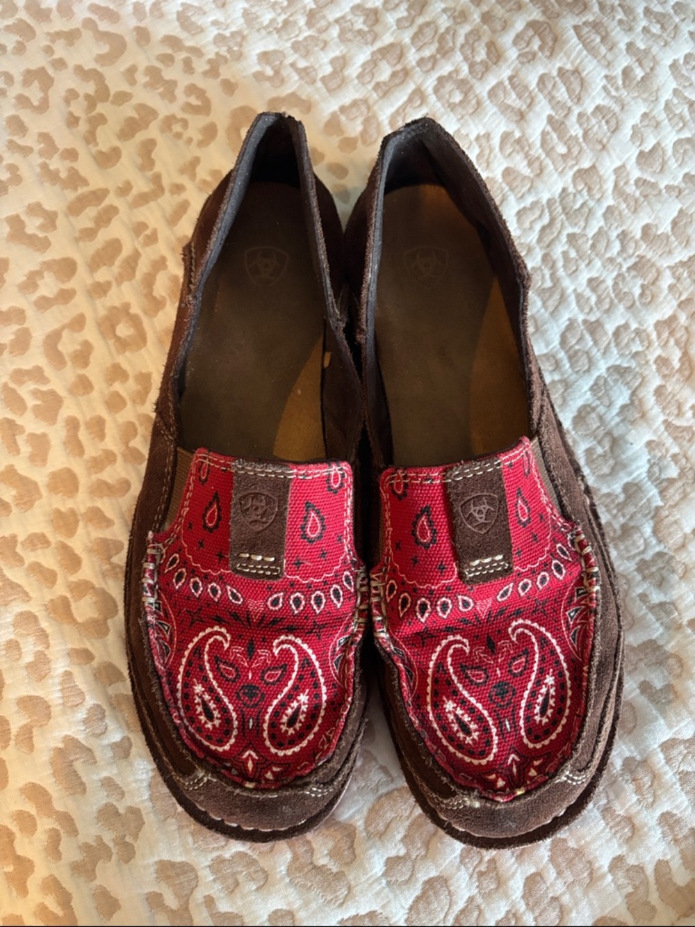 Ariat Women's Casual Slip-On Loafers in Red and Brown bandana print! All leather - Picture 2 of 5